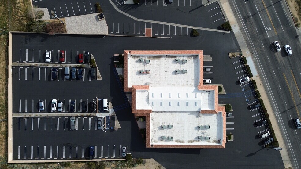 More Photos Of 14075 Hesperia Rd, Victorville Medical For Sale