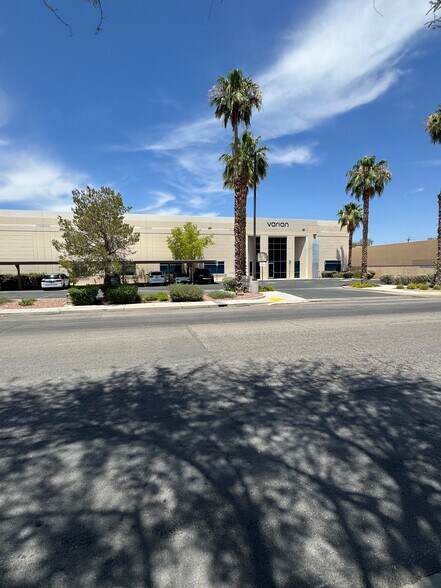 More Photos Of 1660 Pama Ln, Las Vegas Manufacturing For Lease