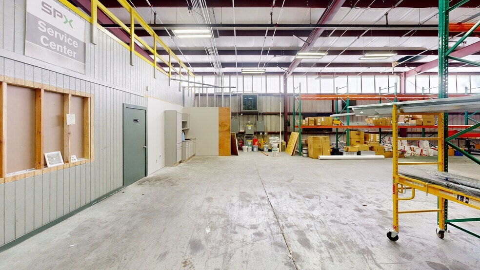More Photos Of 399 Prairie Industrial Pky, Mulberry Warehouse For Sale