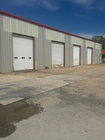 More Photos Of 3836 Industrial Cir, Bossier City Service For Lease