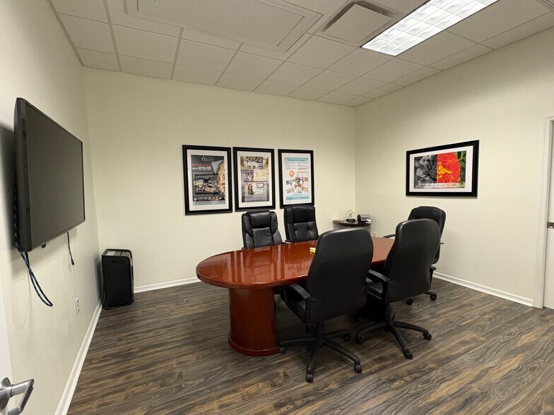 More Photos Of 5334 Primrose Lake Cir, Tampa Office For Sale