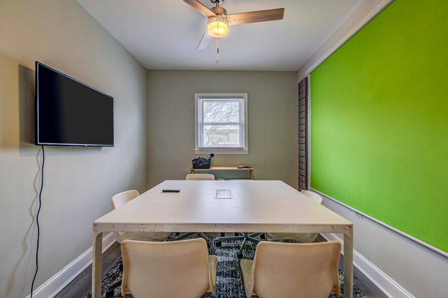 More Photos Of 2703 Spruill Ave, North Charleston Office For Sale