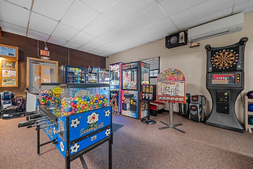 More Photos Of 326 Main St, Wausaukee Bowling Alley For Sale