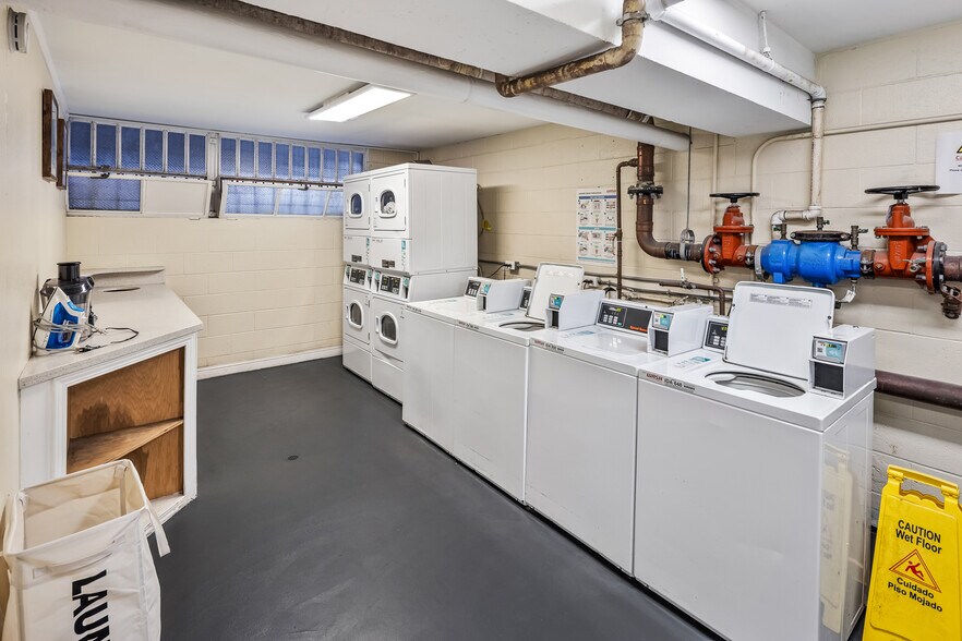 More Photos Of 441 Walina St, Honolulu Apartments For Sale