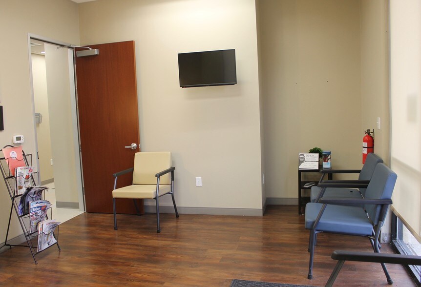 More Photos Of 10423 State Highway 151, San Antonio Medical For Lease