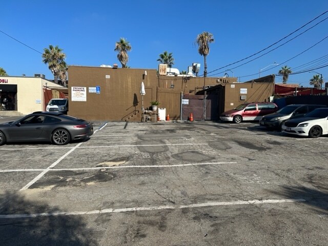 More Photos Of 2222 Wilshire Blvd, Santa Monica Restaurant For Lease
