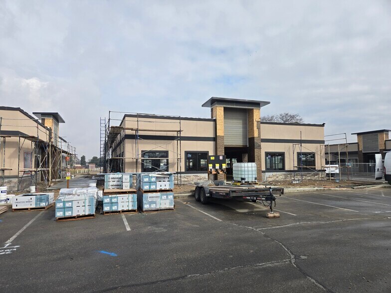 More Photos Of 1143 12th Ave Rd, Nampa Unknown For Lease