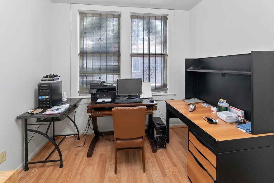 More Photos Of 902 W 36th St, Savannah Religious Facility For Lease
