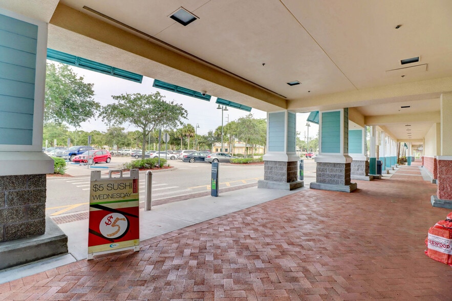 More Photos Of 12955-12975 Collier Blvd, Naples Unknown For Lease