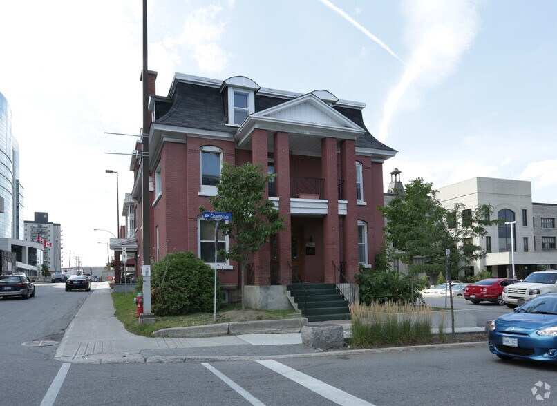 More Photos Of 111 Rue Champlain, Gatineau Office For Sale