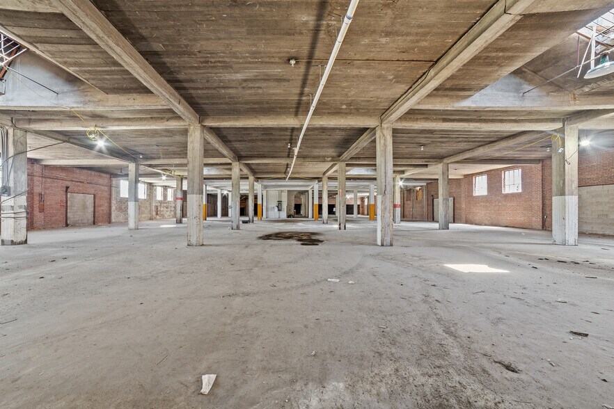 More Photos Of 310 N Detroit Ave, Tulsa Warehouse For Sale