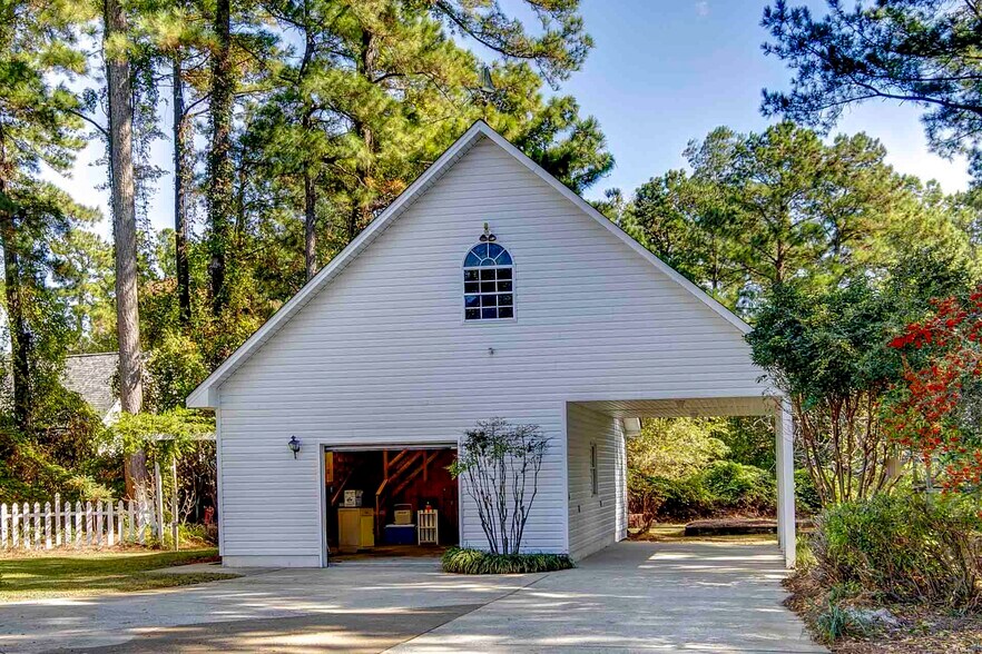 More Photos Of 113 Robert Bruce dr, Manteo Flex For Sale