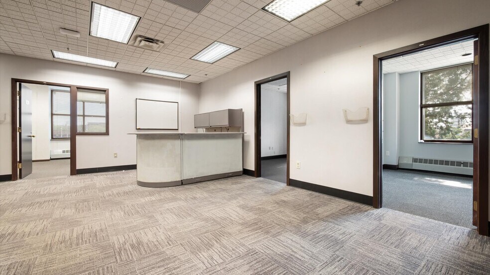 More Photos Of 22 N 1st St, Newark Light Distribution For Lease