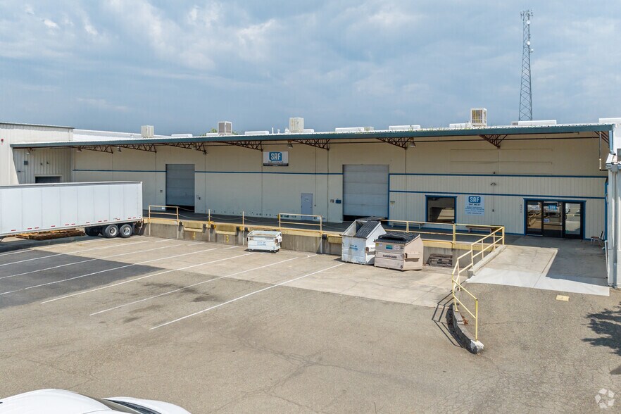 More Photos Of 4300-4356 Caterpillar Rd, Redding Manufacturing For Sale