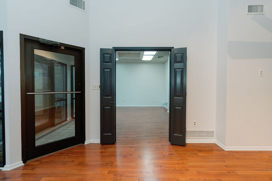 More Photos Of 2215 Midwestern Pky, Wichita Falls Medical For Lease