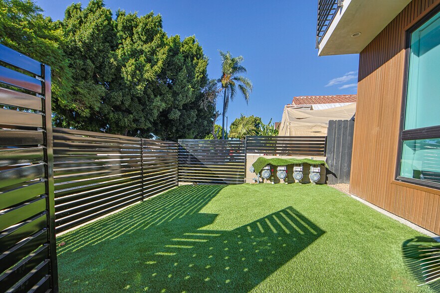 More Photos Of 2200 Thurman Ave, Los Angeles Multifamily For Sale