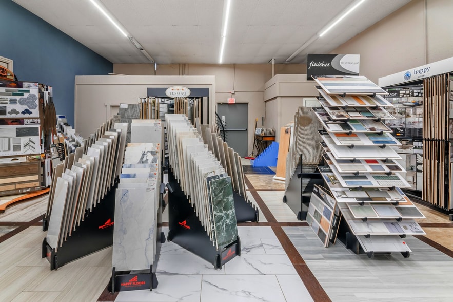 More Photos Of 8101 Grapevine Hwy, North Richland Hills Showroom For Sale