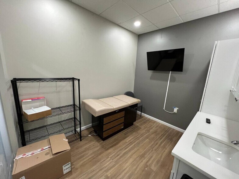 More Photos Of 2600-2602 Cottman Ave, Philadelphia Storefront For Lease