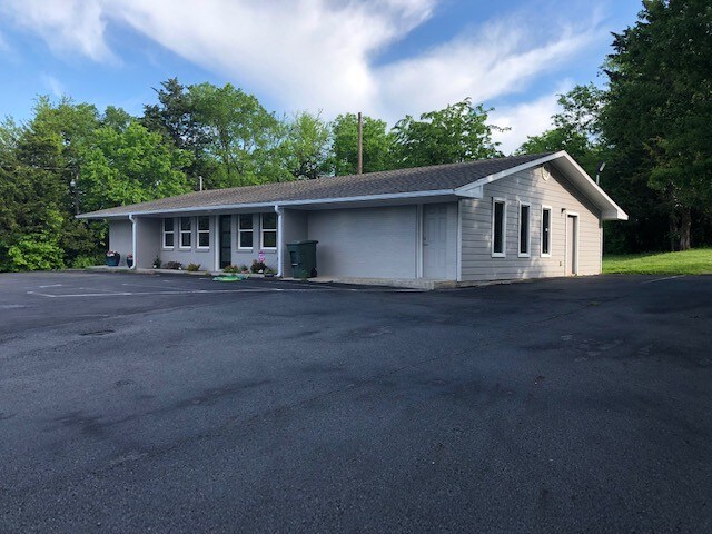 Primary Photo Of 2527 Fm 691, Denison Medical For Sale