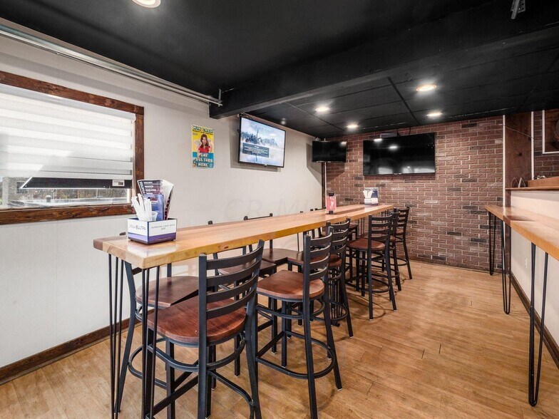 More Photos Of 7360-7362 E Main St, Reynoldsburg Storefront Retail Office For Sale