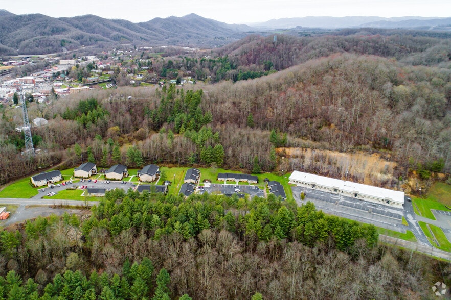 More Photos Of 280 Virginia Ave NE, Norton Medical For Lease