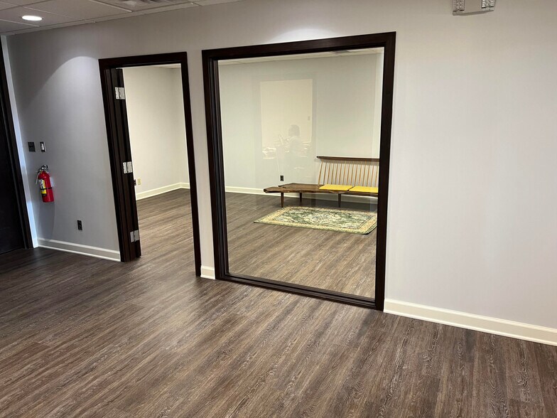 More Photos Of 401-411 S Old Woodward Ave, Birmingham Office Residential For Lease