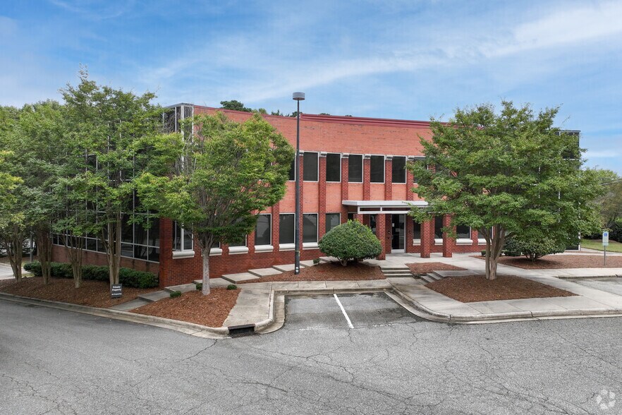 More Photos Of 1829 Eastchester Dr, High Point Unknown For Lease