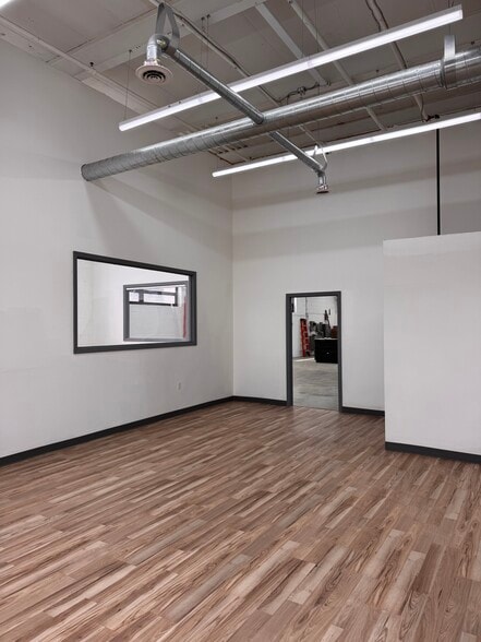 More Photos Of 746 Gotham Pky, Carlstadt Warehouse For Lease