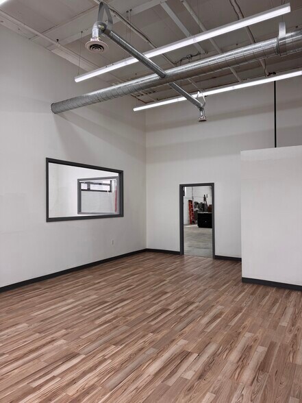 More Photos Of 746 Gotham Pky, Carlstadt Warehouse For Lease
