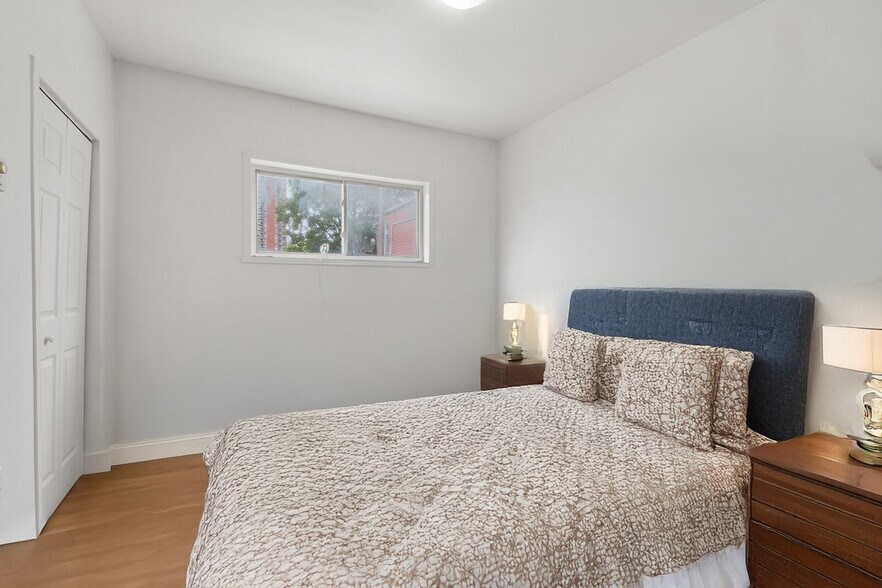 More Photos Of 202 Rochester St, Ottawa Apartments For Sale