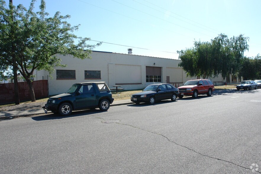 More Photos Of 904 N Columbus St, Spokane Service For Lease