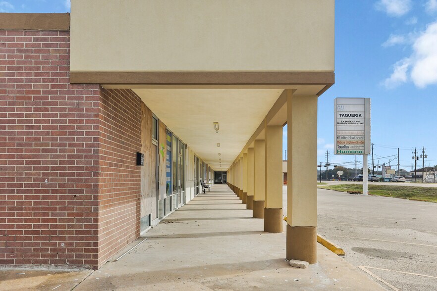 More Photos Of 2622 NASA Rd 1, Seabrook Unknown For Lease