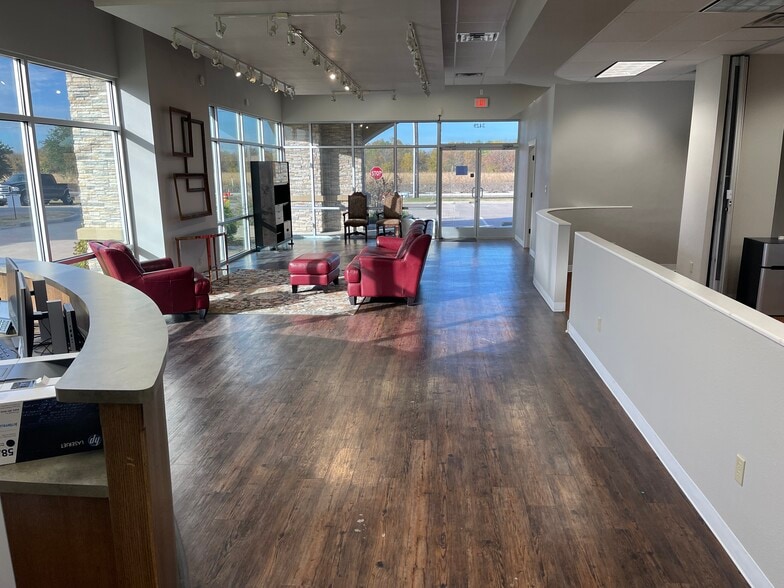 More Photos Of 3427-3445 N FM 1417, Sherman Storefront Retail Office For Lease