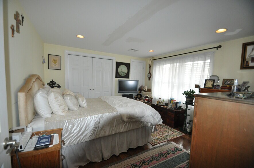 More Photos Of 2092 Route 35 N, South Amboy Storefront Retail Office For Sale