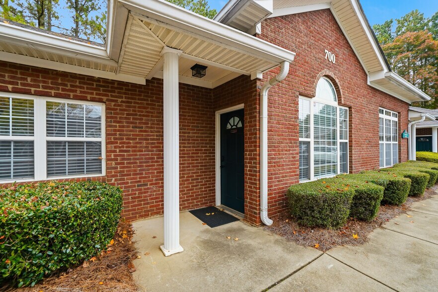 More Photos Of 103 Weatherstone Dr, Woodstock Medical For Lease