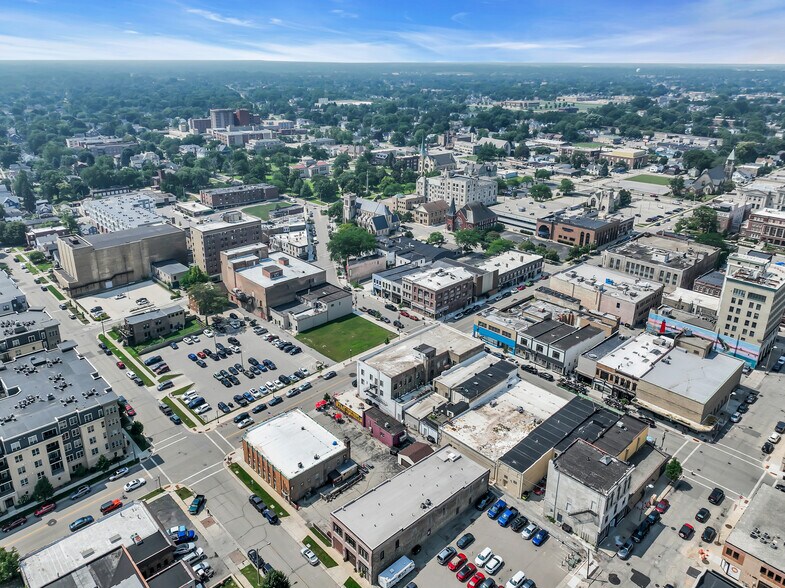 More Photos Of 5816 6th Ave, Kenosha Restaurant For Sale