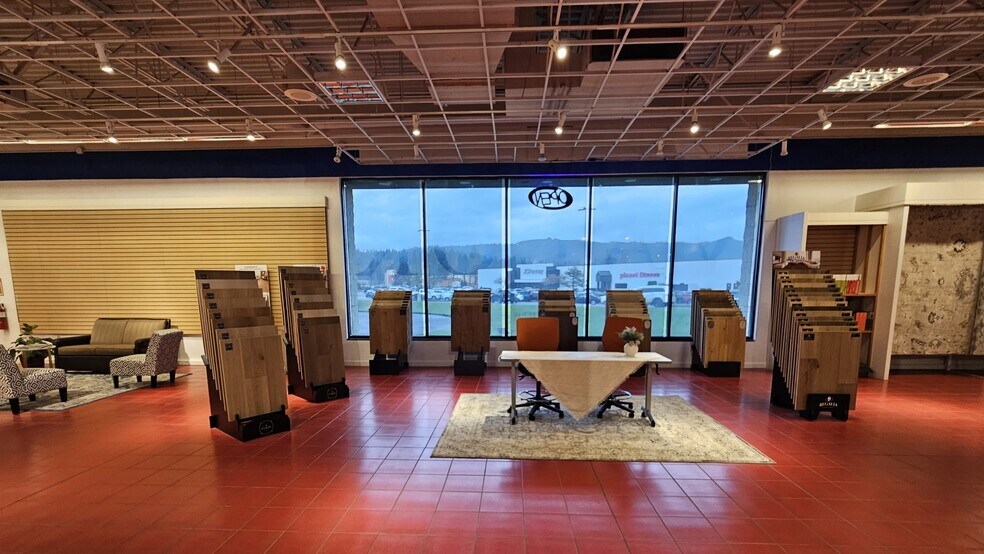 More Photos Of 421 Three Rivers Dr, Kelso Freestanding For Lease