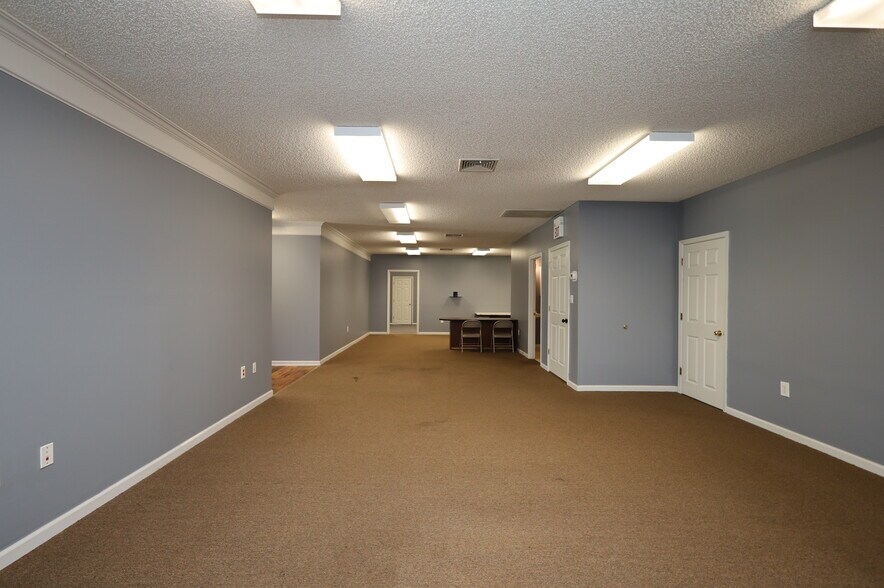 More Photos Of 3470 N Valdosta Rd, Valdosta Office For Lease