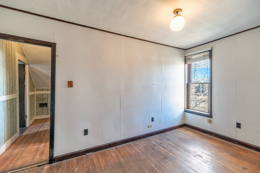 More Photos Of 121 Byers Ave, Hot Sulphur Springs Storefront Retail Residential For Sale