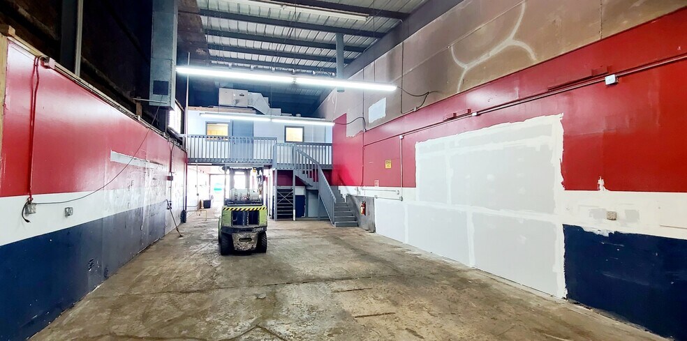 More Photos Of 96-1362 Waihona St, Pearl City Warehouse For Lease