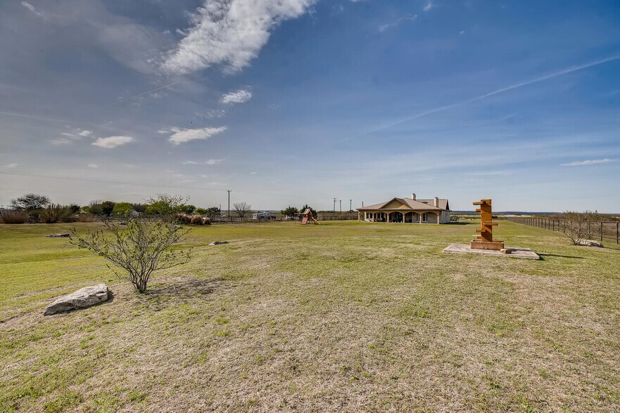 More Photos Of 7193 Old Talley Rd, San Antonio General Retail For Sale