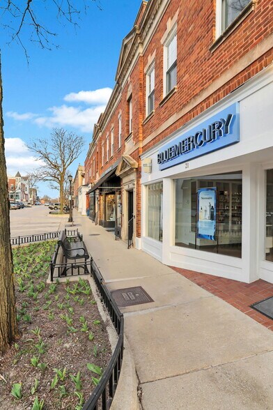 More Photos Of 11-21 E 1st St, Hinsdale Storefront Retail Office For Lease