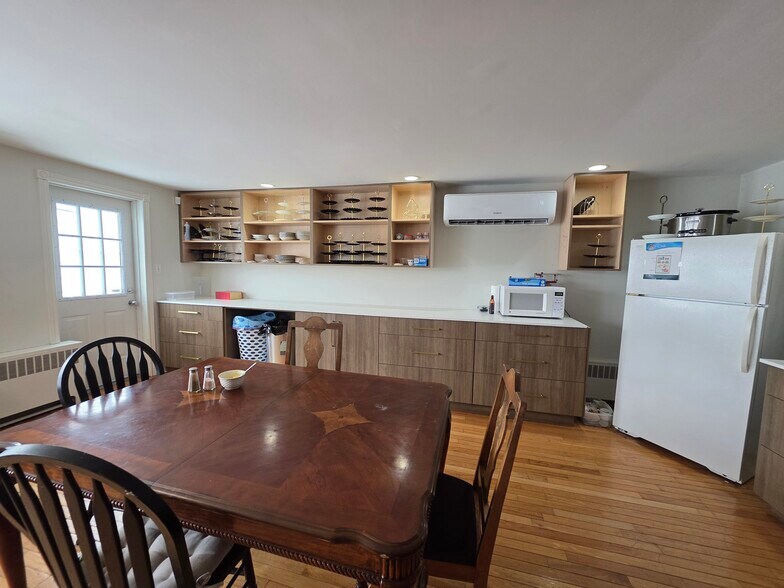 More Photos Of 57 Division St, Welland Storefront Retail Residential For Sale