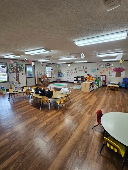 More Photos Of 325 E Main St, Brownsburg Daycare Center For Lease