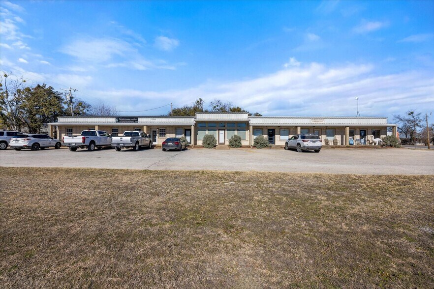 More Photos Of 1201 NE Barnard St, Glen Rose Land For Sale