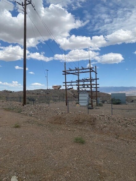 More Photos Of 1 To 1 Mill, Silverpeak Land For Sale