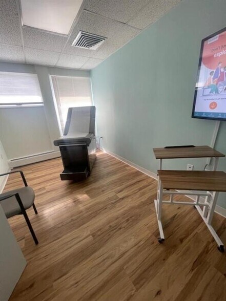 More Photos Of 333 School St, Pawtucket Medical For Sale