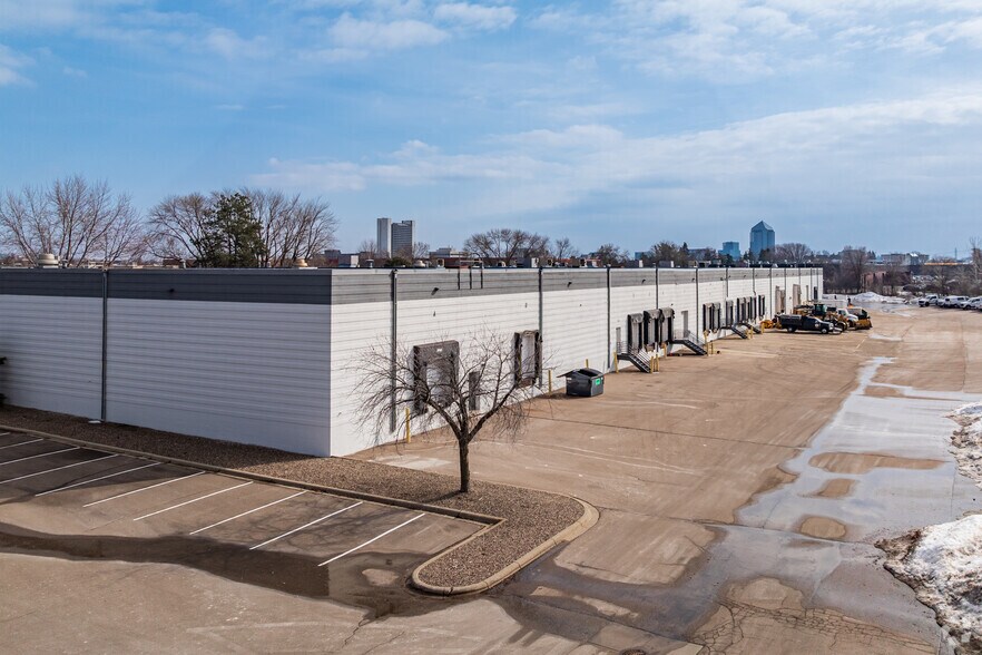 More Photos Of 7400-7490 Bush Lake Rd, Edina Distribution For Lease
