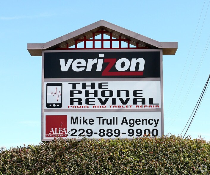 More Photos Of 2831 Ledo Rd, Albany Storefront For Lease