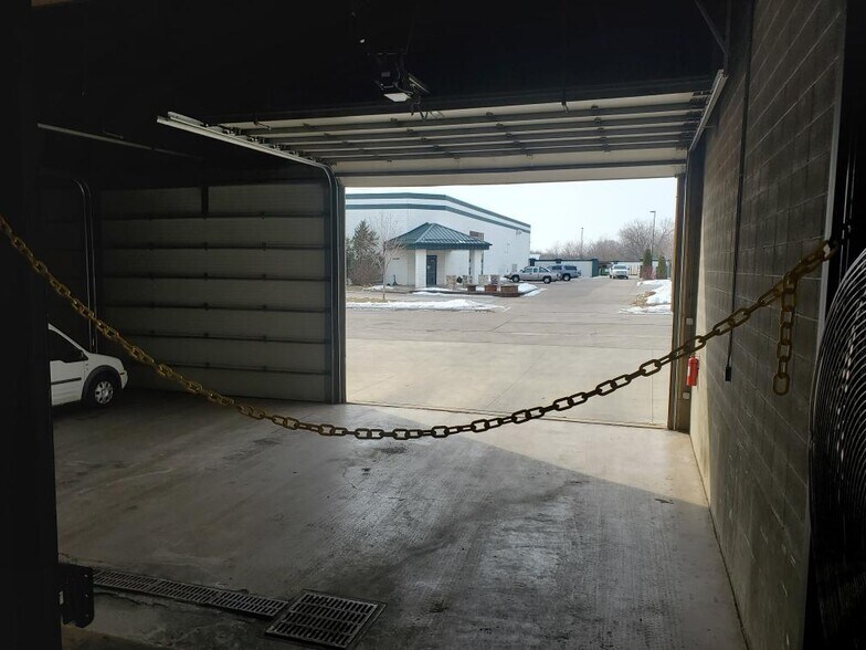 More Photos Of 6801 S Towne Dr, Monona Service For Lease